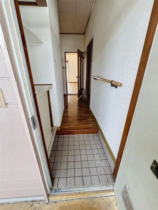 ハイツ・ルミエールの玄関