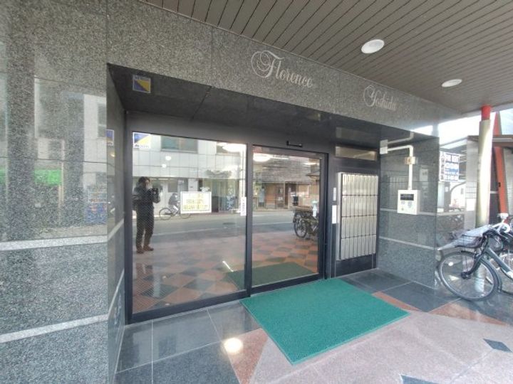 フローレンス吉田の地図