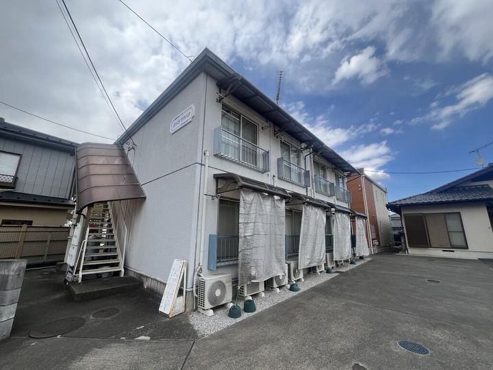 ハイツタケハナの外観