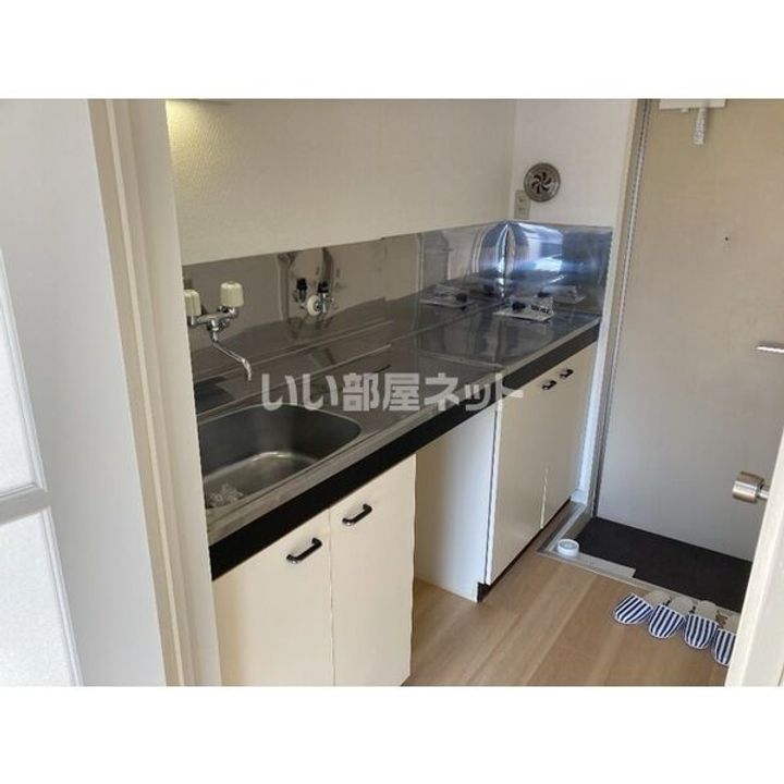 埼玉県東松山市元宿1(アパート)の賃貸物件のキッチン