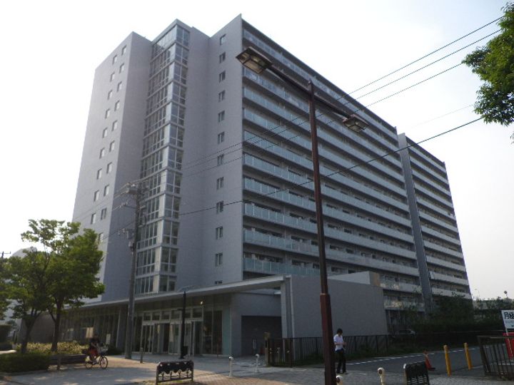 東京都江東区辰巳2の賃貸マンションの外観