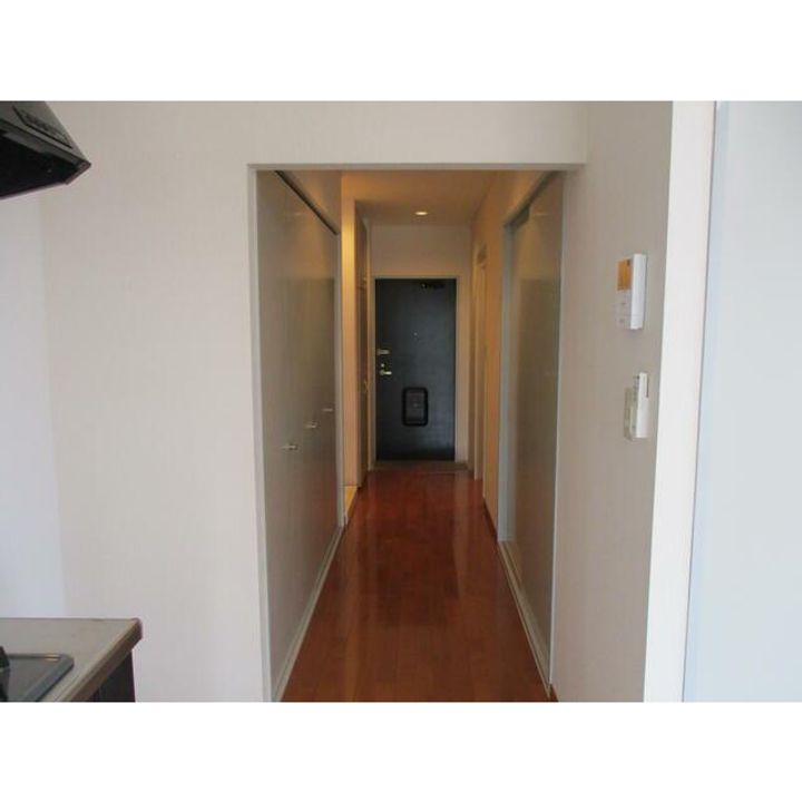 鈴与レジデンスの玄関