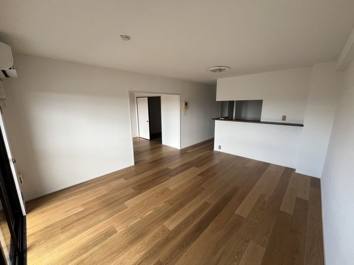 パストラルハイム三島壱番館の居間