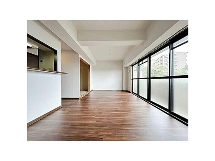 愛知県名古屋市守山区本地が丘の賃貸マンションの居間