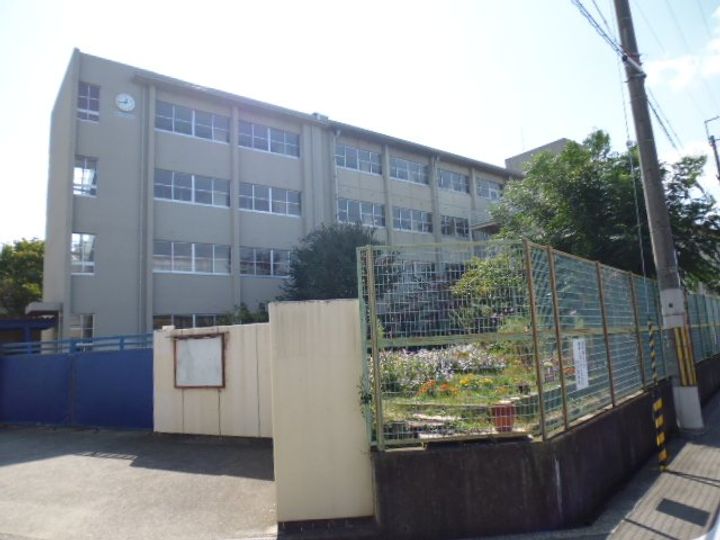 ビオラ翠香園の周辺