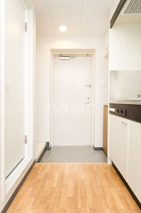 プラウド世田谷の玄関