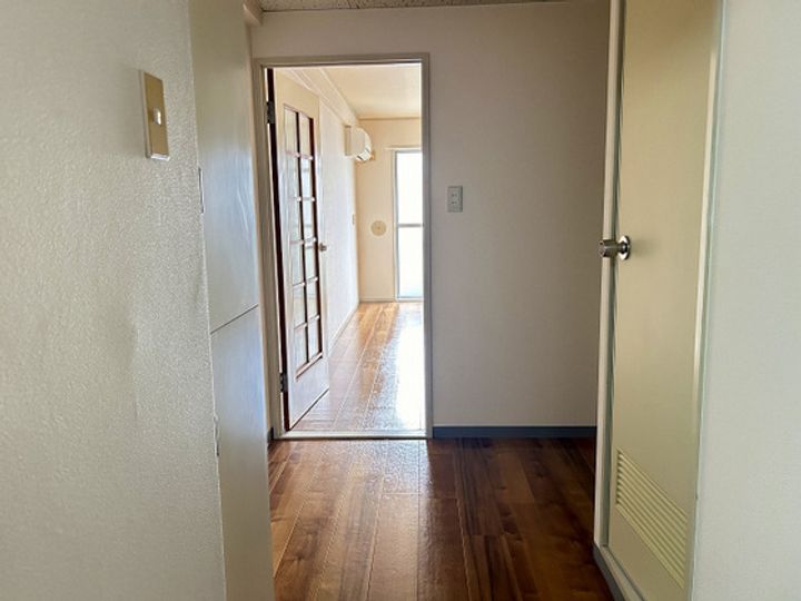 ハイツたかすの玄関