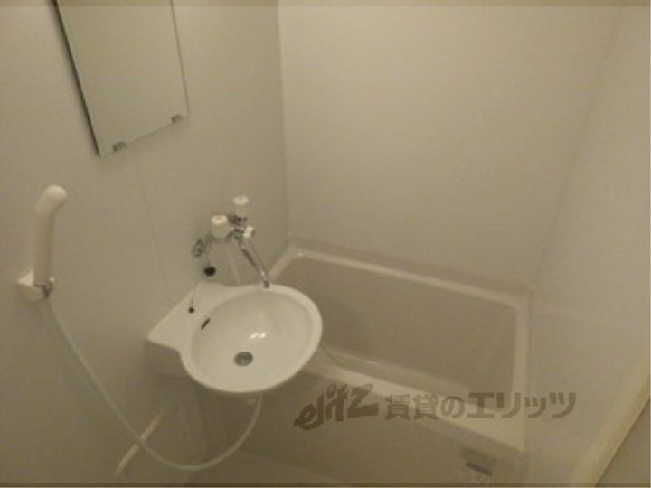 レオパレスタチバナの風呂