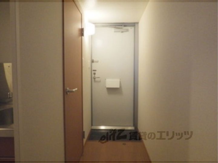 レオパレスタチバナの玄関