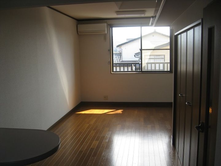 サンハウスつばくろの居間