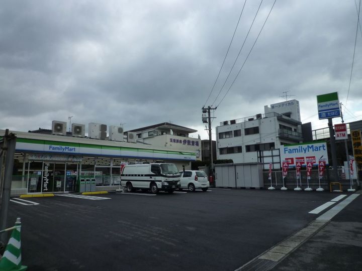 ブリックコートの周辺