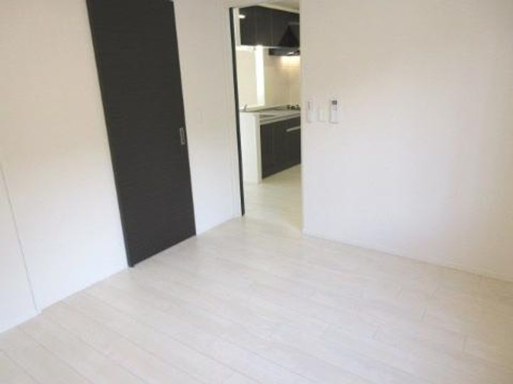 愛媛県宇和島市寄松(アパート)の賃貸物件の居間