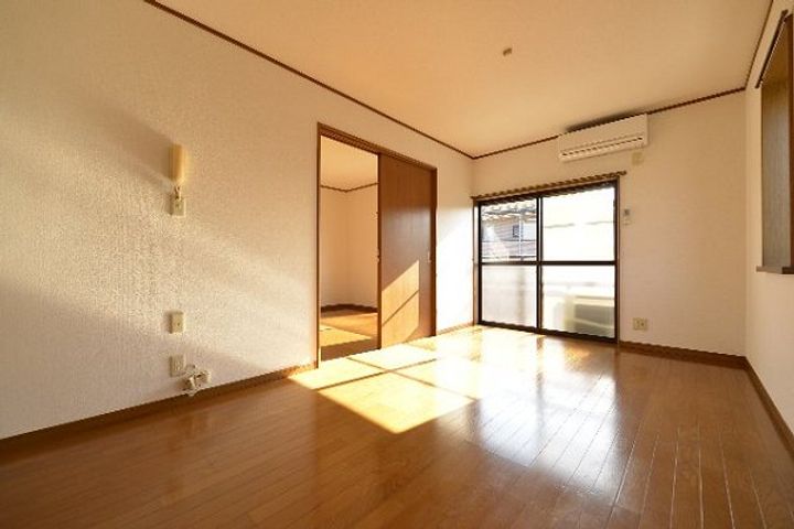 千葉県市川市柏井町2(アパート)の賃貸物件の居間