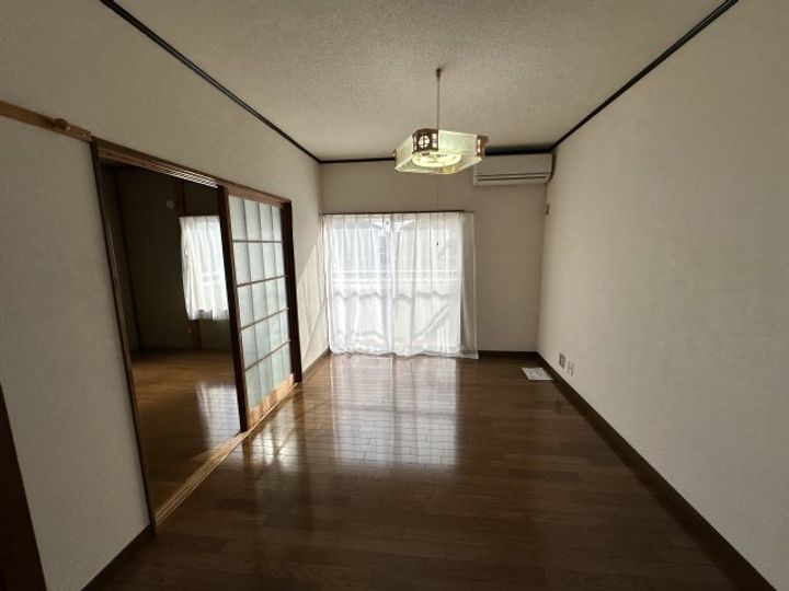 ロイヤルハイツの居間