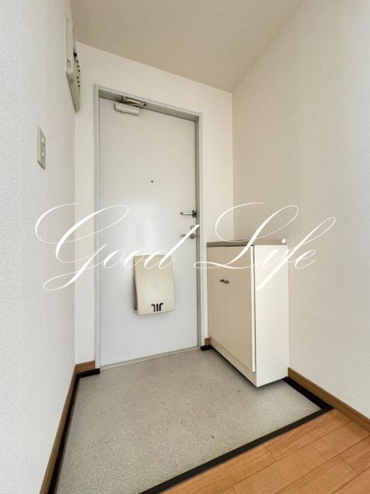 兵庫県加東市下滝野(アパート)の賃貸物件の玄関