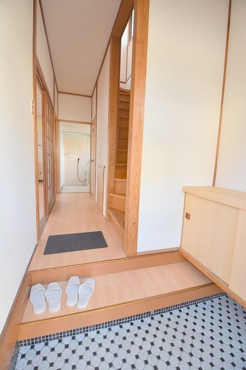 広島県広島市安佐南区中筋2(一戸建)の賃貸物件の玄関
