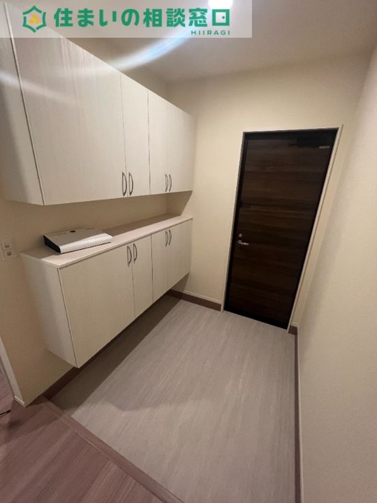 愛知県岡崎市赤渋町字袖広(アパート)の賃貸物件の玄関