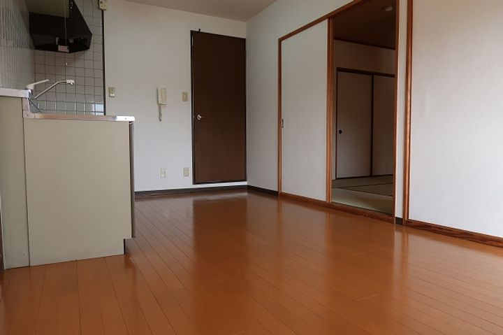 グランドール坪井の居間