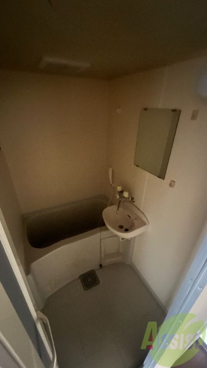 リュウジビルの内装