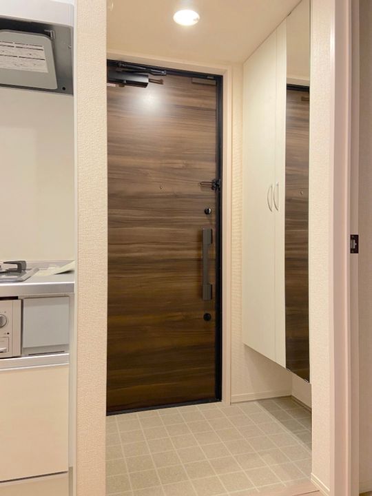 神奈川県藤沢市鵠沼花沢町(アパート)の賃貸物件の玄関