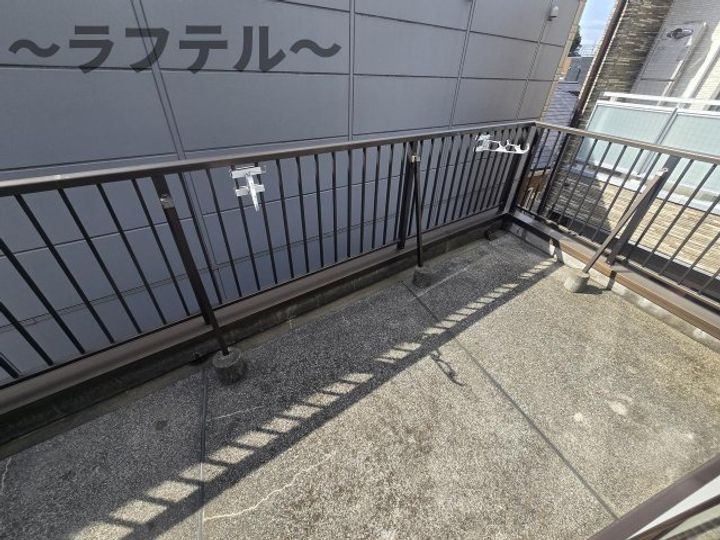 テラス風の音の内装