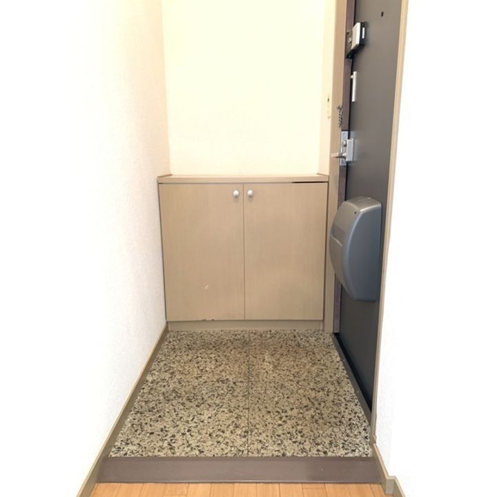 サンガーデン茜ケ丘の玄関