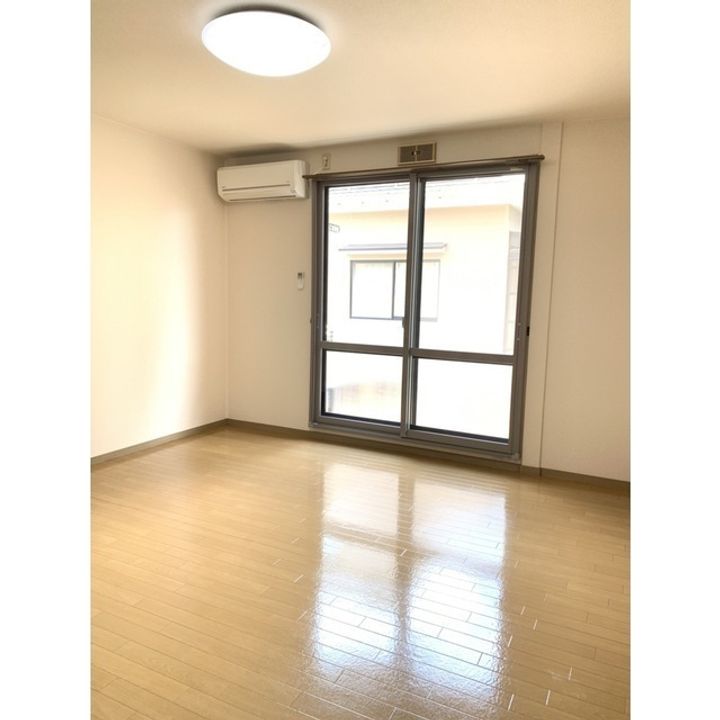 サンガーデン茜ケ丘の居間