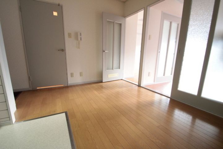 リマーカーブル己斐の居間