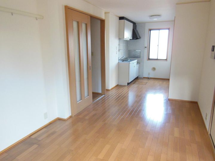 広島県庄原市中本町2(アパート)の賃貸物件の居間