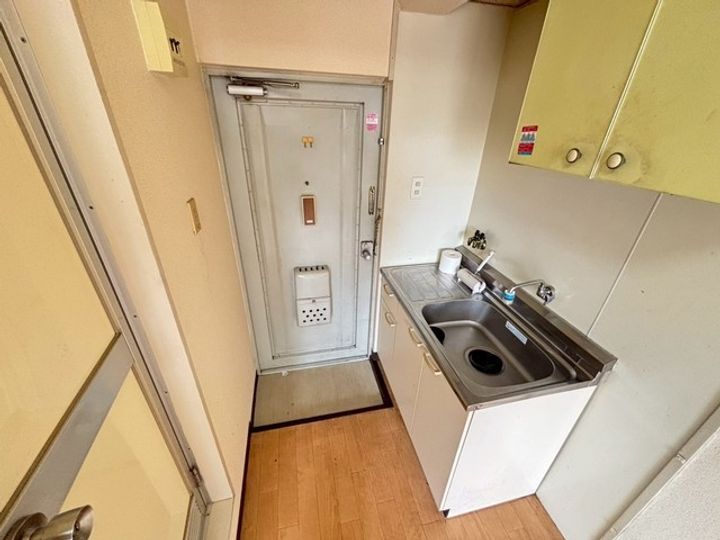 アスプロパラティIIの玄関