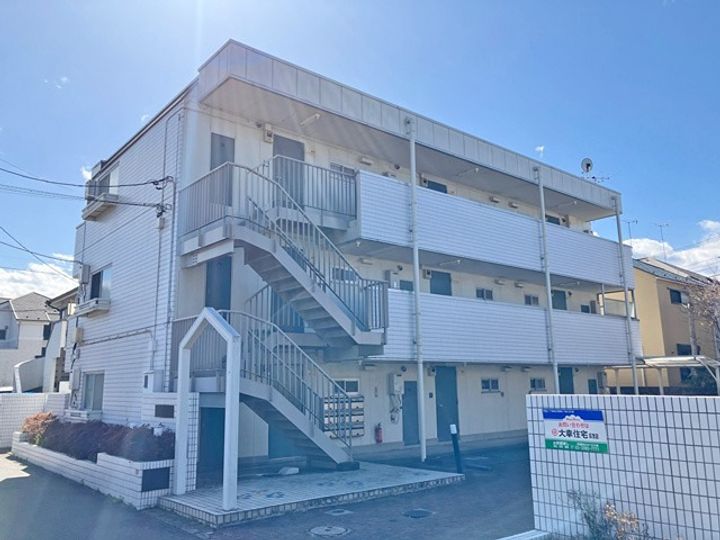 ハイツシャルマンの外観