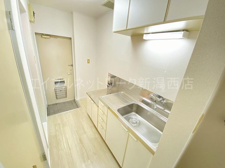新潟県新潟市西区小針2(アパート)の賃貸物件のキッチン