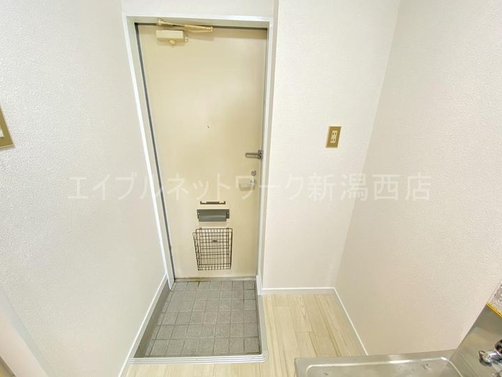 新潟県新潟市西区小針2(アパート)の賃貸物件の玄関