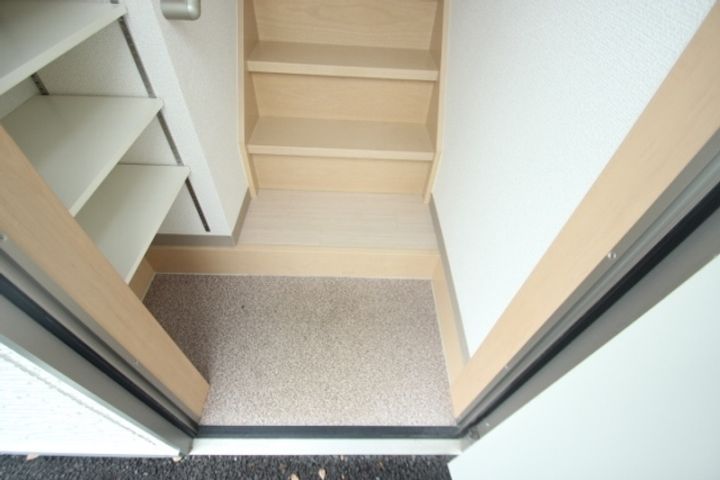 ポルトボヌール壱番館の玄関