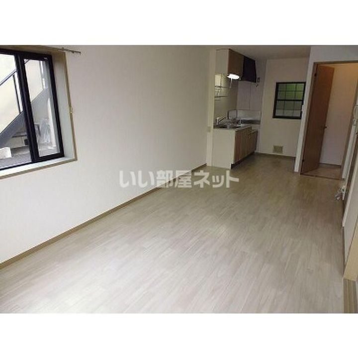 サンヒルズガーデンCの居間