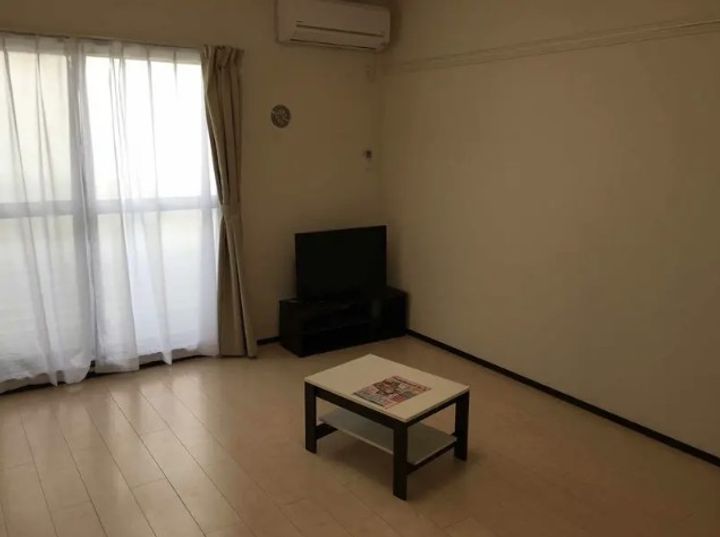 神奈川県横浜市磯子区森3(マンション)の賃貸物件の居間