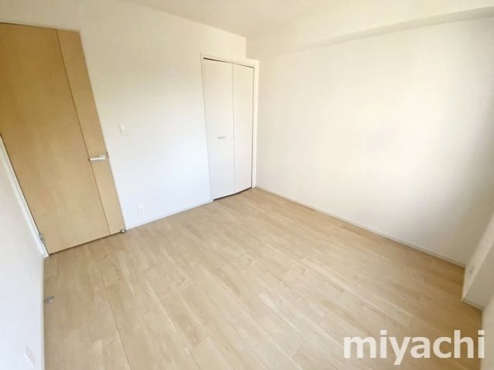 クラール安宅 Cの居間