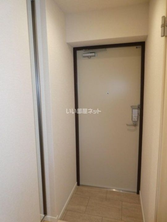 兵庫県宝塚市中筋5(マンション)の賃貸物件の玄関