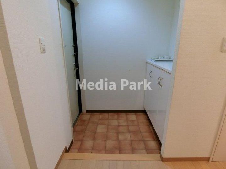 神奈川県川崎市高津区梶ケ谷2(マンション)の賃貸物件の玄関