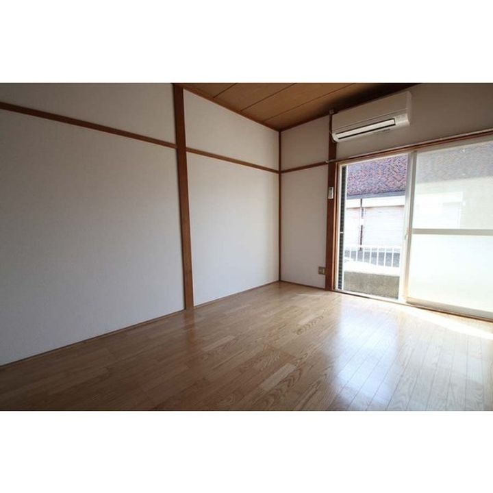 モア・エレガントIIの居間