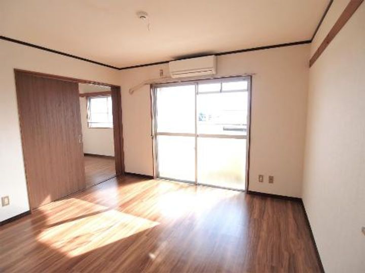 岐阜県美濃加茂市太田町(マンション)の賃貸物件の居間