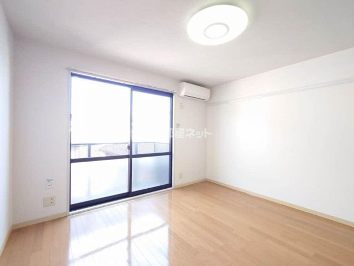 シェソワ壱番館の居間