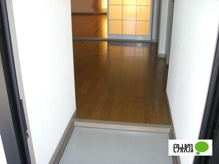 グリーン東中条の玄関