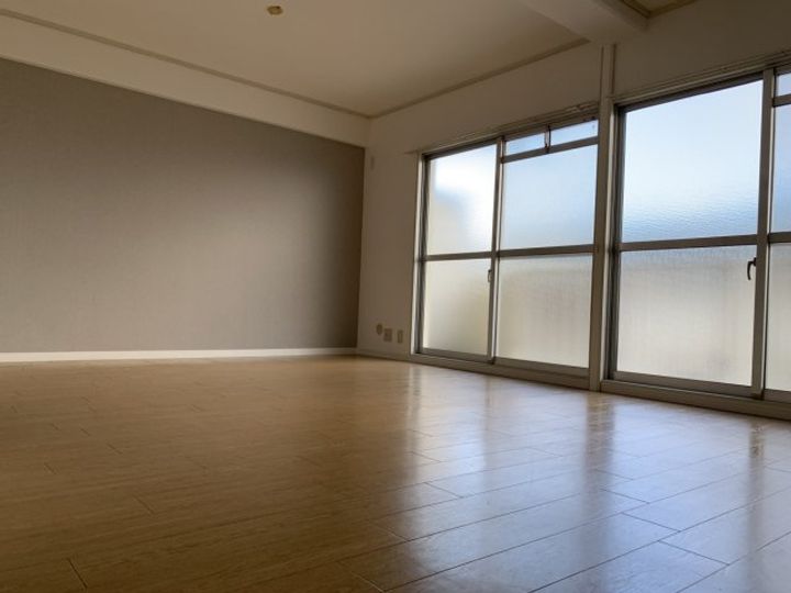 大阪府高槻市松川町(マンション)の賃貸物件の居間