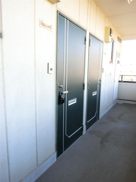 サンライズ藤の玄関