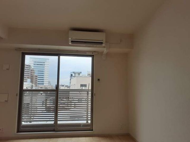 ラ ヴィータ西梅田の内装