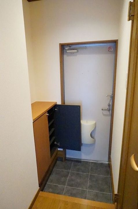 グランシャリオ 壱番館の玄関