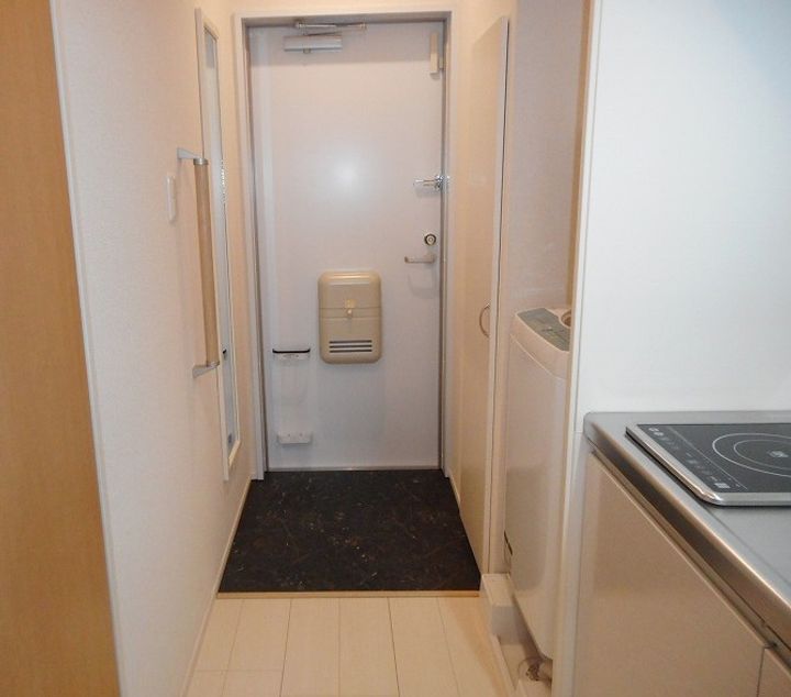 神奈川県横浜市磯子区西町(マンション)の賃貸物件の玄関