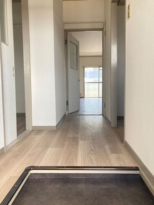 レジデンス奥田の玄関