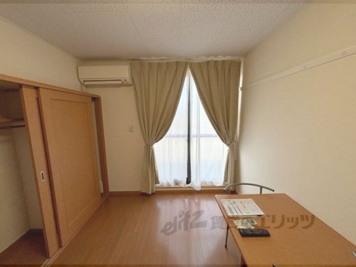 レオパレス山忠の居間